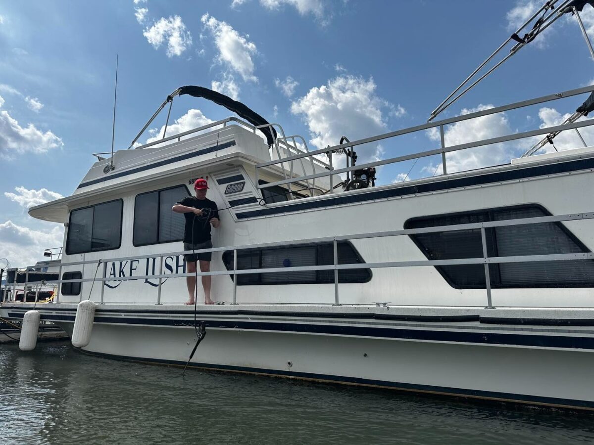 boat detailing cost